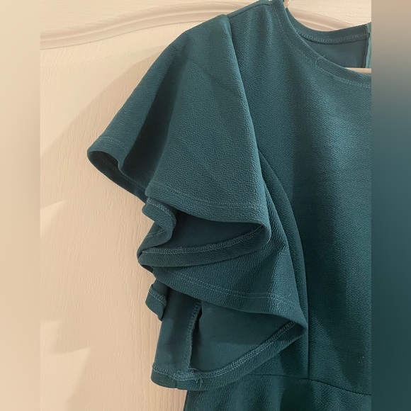 Green flutter-sleeve dress - Picture 5 of 5